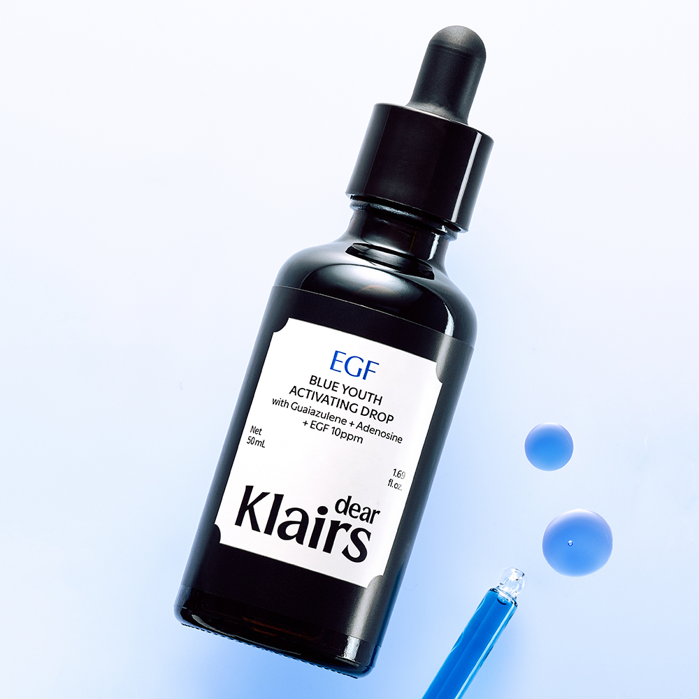 Dear Klairs EGF Blue Youth Activating Drop, 50 ml - ser de fata formulat cu EGF si extract de afine, care contribuie la regenerarea celulara si la metinerea aspectului luminos al pielii