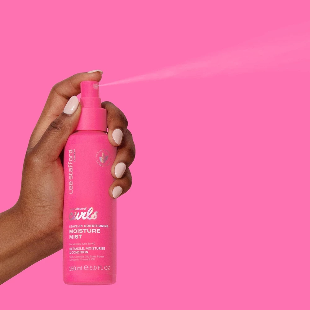 LEE STAFFORD For The Love Of Curls Leave-in Conditioner Moisture Mist spray - hidratare si definire, 150 ml