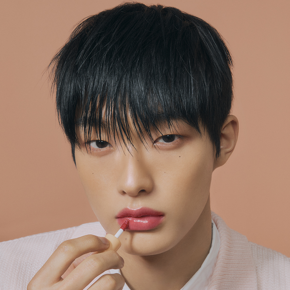 LAKA Fruity Glam Tint - nuantator pentru buze formulat cu sucuri de fructe si vitamine, care contribuie la hidratarea buzelor si la metinerea confortului - 4.5 gr - 126 Lucy