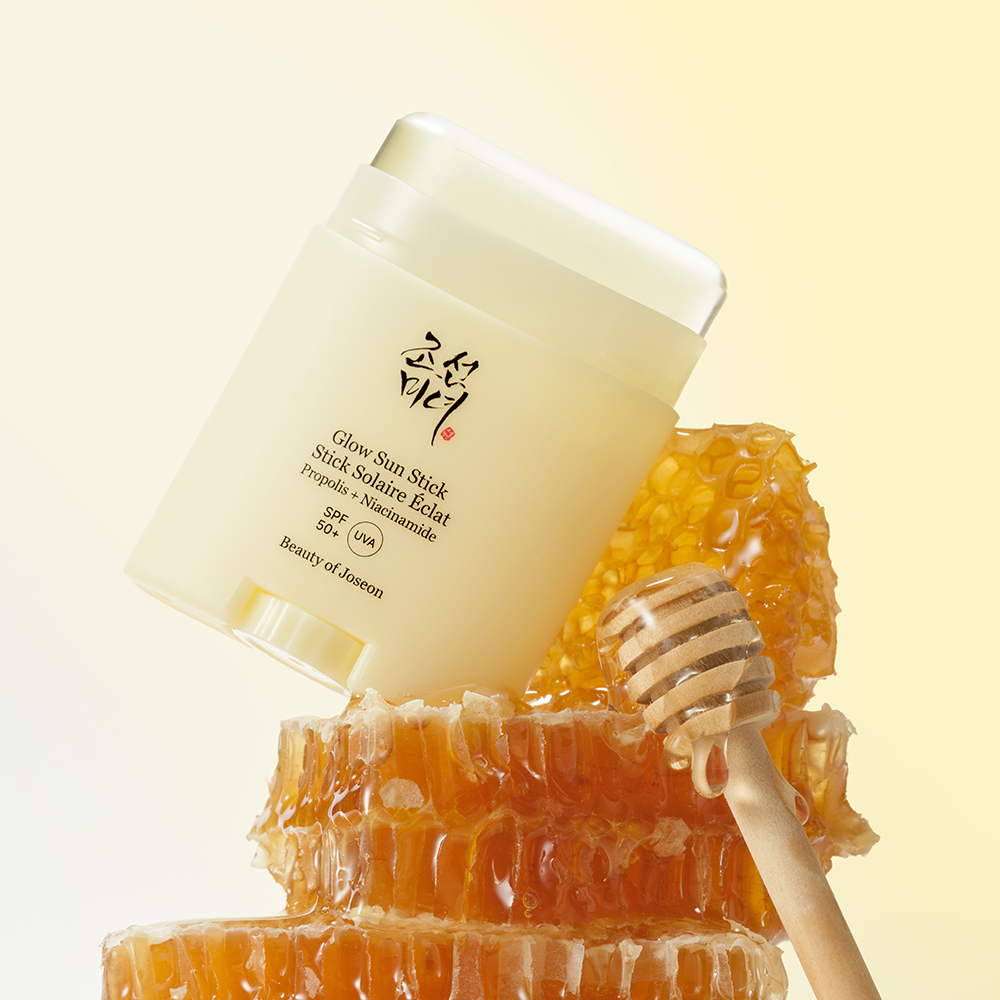 BEAUTY OF JOSEON Glow Sun Stick Propolis+Niacinamide SPF50+ 14 gr - Stick pentru fata formulat cu propolis si niacinamida, care contribuie la protectia solara SPF 50+, Daily