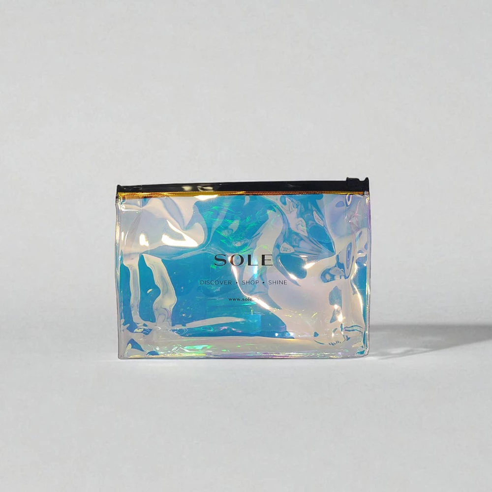 SOLE Glow Iridescent Travel Beauty Bag - Geanta Travel Impermeabila Editie Limitata - Compacta, Stylish, Usor de Curatat, 22,7 x 4,5 x 16 cm