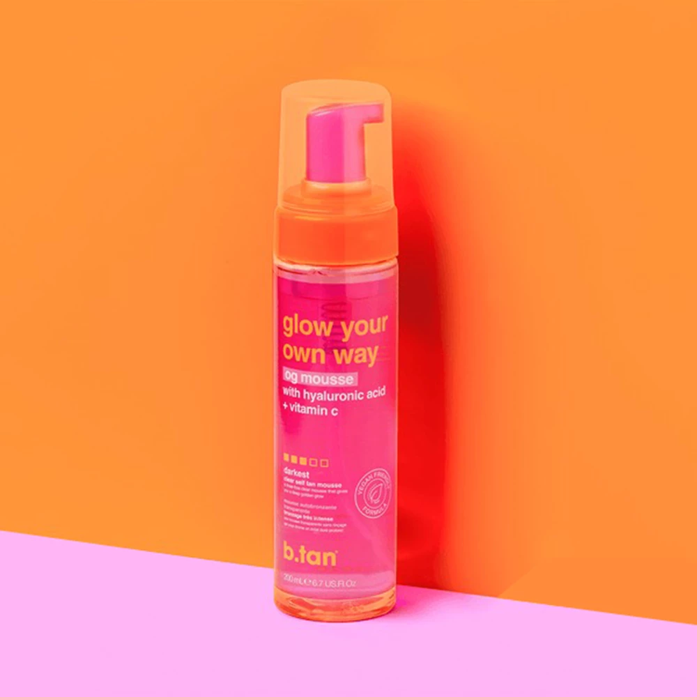B.tan Glow Your Own Way Spuma Autobronzanta Transparenta Auriu Intens - Hidratare cu Acid Hialuronic si Vitamina C, 200 ml