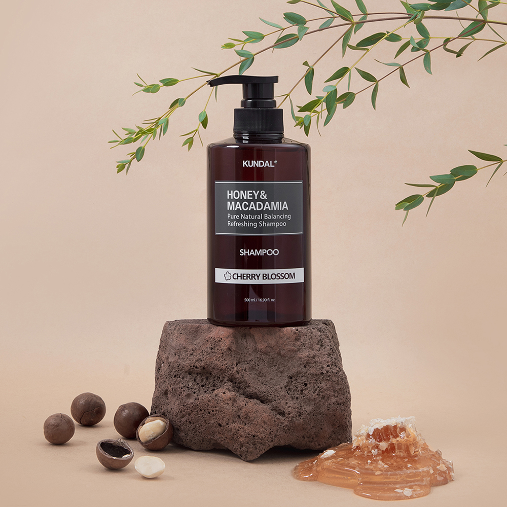 KUNDAL Honey si Macadamia Nature Shampoo sampon Cherry Blossom - hidratare si stralucire, 500 ml