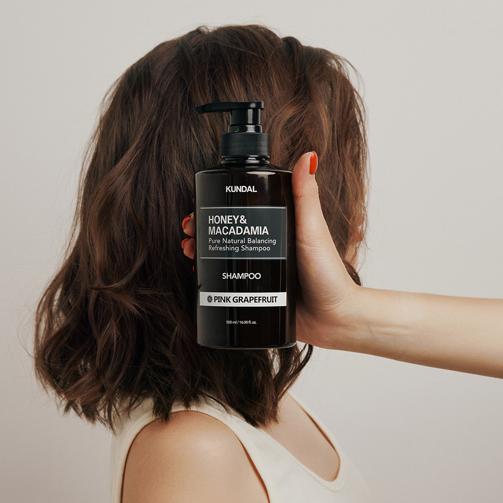 KUNDAL Honey si Macadamia Nature Shampoo sampon Pink Grapefruit - hidratare si stralucire, 500 ml