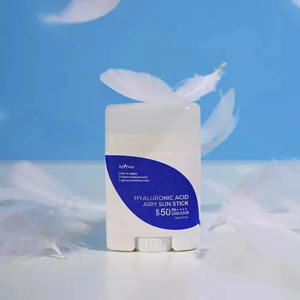 ISNTREE Hyaluronic Acid Stick Solar pentru Fata SPF 50 - Protectie UV Ridicata si Hidratare cu Acid Hialuronic, 22 gr