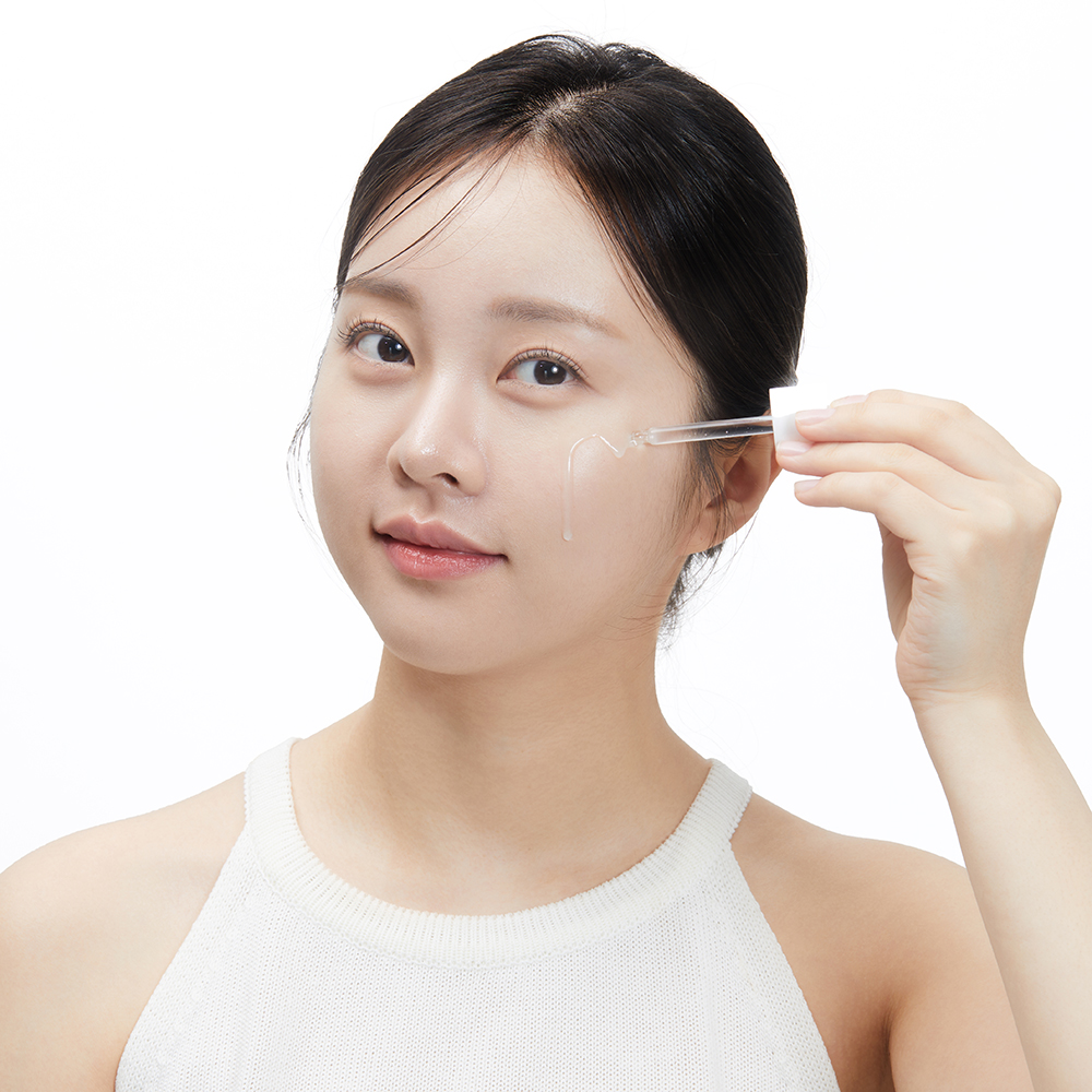 VT COSMETICS Hyaluronic Cica Exosome H3 - ser de fata formulat cu acid hialuronic si Cica Exosome, care contribuie la hidratarea pielii si la calmarea pielii sensibile - 30 ml