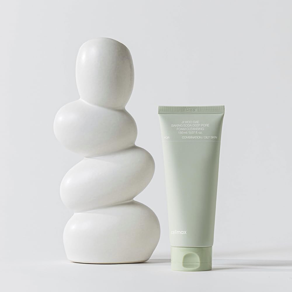 CELIMAX Ji Woo Gae Baking Soda Deep Pore Foam Cleansing, 150 ml - Spuma de curatare formulata cu bicarbonat de sodiu si acid salicilic, care contribuie la indepartarea impuritatilor si a excesului de sebum acumulat in pori si la metinerea echilibrului pielii dupa curatare