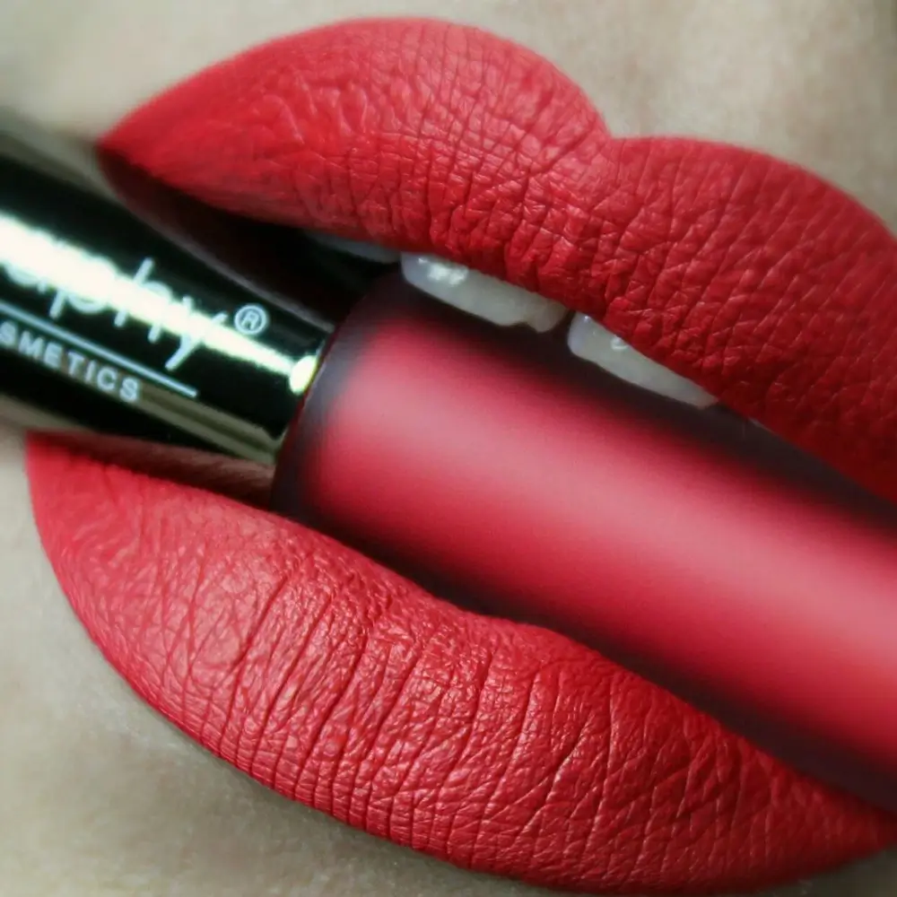 BODYOGRAPHY Lip Lava Ruj Lichid Regal - Volumizare si Stralucire Metalizata de Lunga Durata, 5 ml