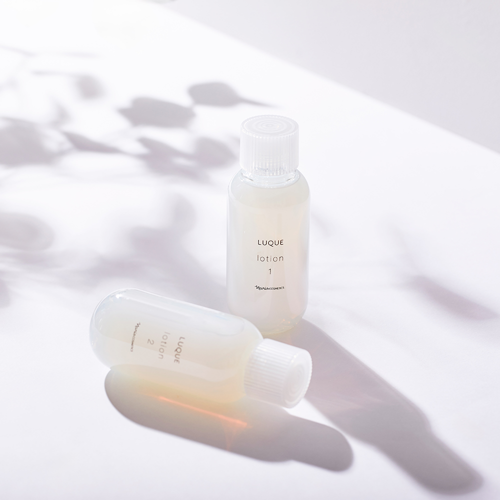 LUQUE Lotion I - toner de fata formulat cu acid hialuronic si vitamina C, care contribuie la echilibrarea pH-ului pielii si la metinerea unui nivel optim de umiditate al acesteia - 210 ml