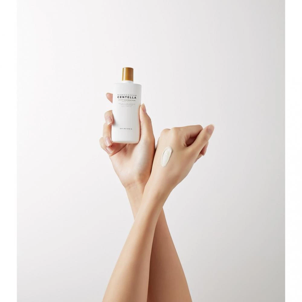 Madagascar Centella Air-Fit Sunscren Plus - Crema de fata cu protectie solara SPF50+ PA++++ mineral suncream pentru ten mixt gras - gramaj 50 ml - recomandat
