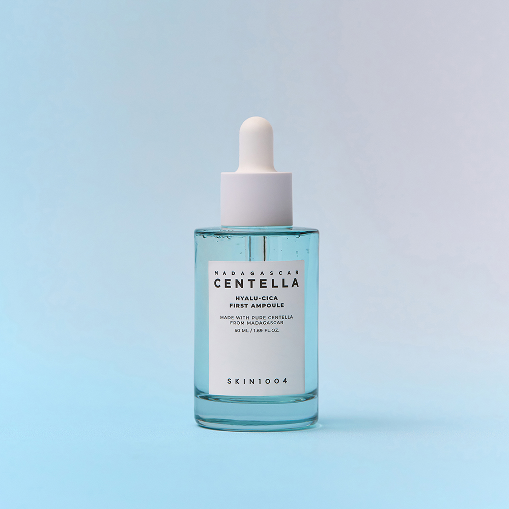 SKIN1004 Madagascar Centella Hyalu-Cica First Ampoule - ser de fata formulat cu Acid Hialuronic si Centella Asiatica, care contribuie la hidratarea pielii si la metinerea confortului cutanat - 50 ml
