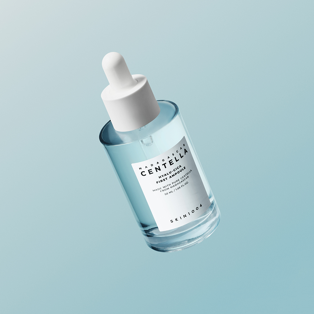 SKIN1004 Madagascar Centella Hyalu-Cica First Ampoule - ser de fata formulat cu Acid Hialuronic si Centella Asiatica, care contribuie la hidratarea pielii si la metinerea confortului cutanat - 50 ml