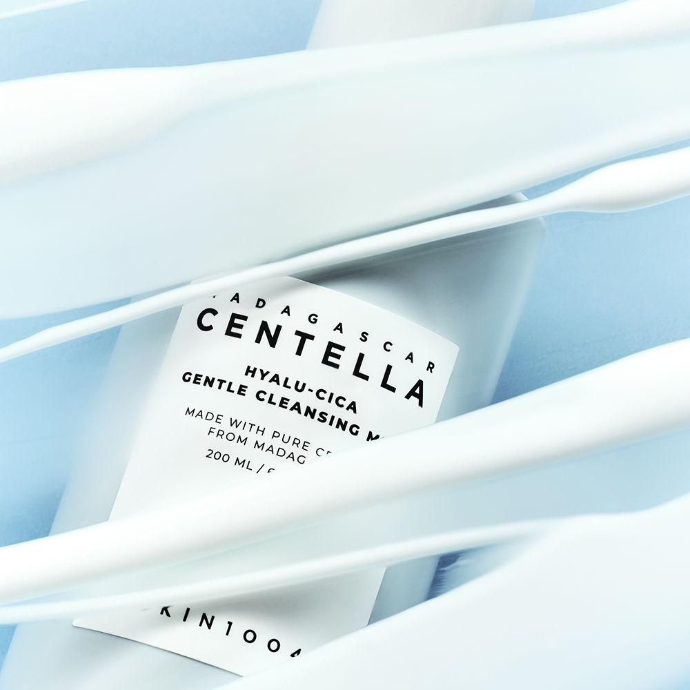 Madagascar Centella Hyalu-Cica Gentle Cleansing Milk Lapte de curatare 200 ml