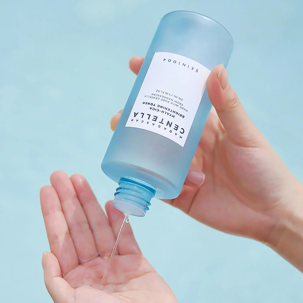 SKIN1004 Madagascar Centella Hyalu-Cica Brightening Toner – Toner de Față cu Efect Iluminator, 210 ml | Hidratare și Strălucire Naturală