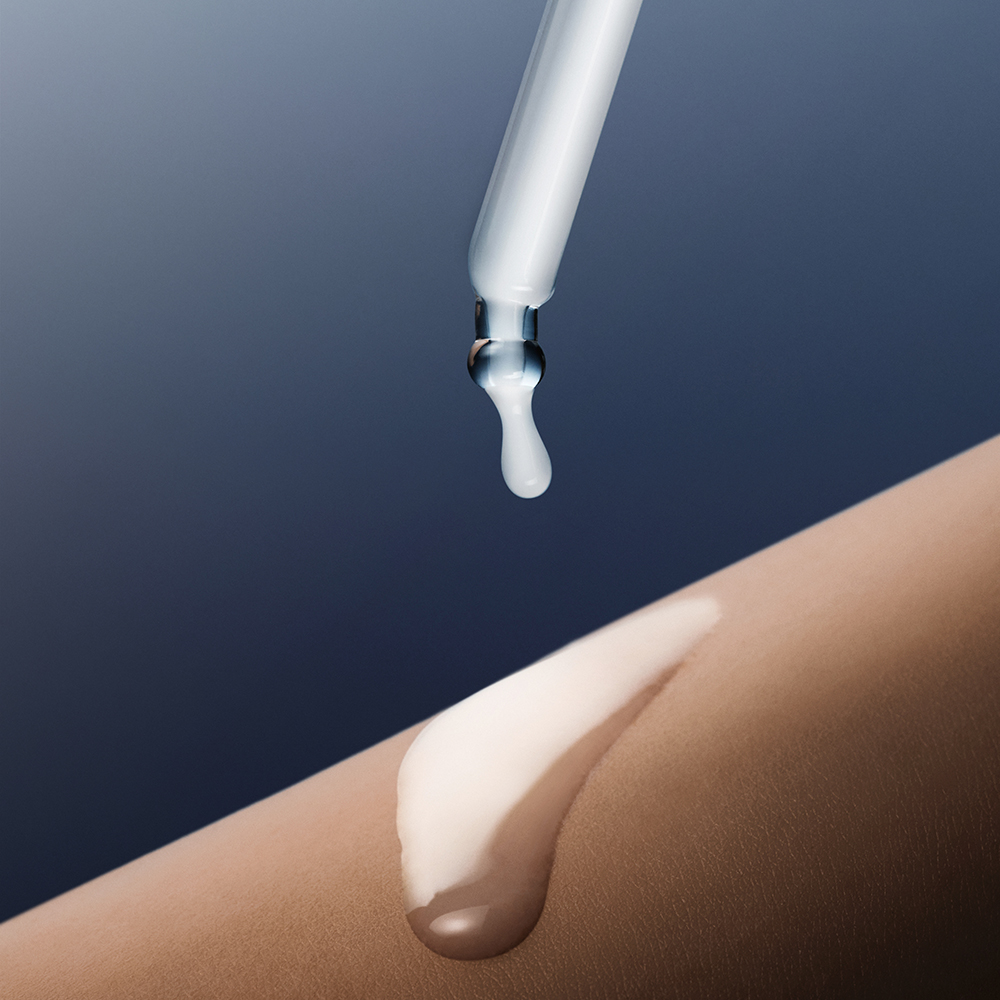 SKIN1004 Madagascar Centella Hyalu-Teca Plumping Ampoule 30 ml - Ser de fata formulat cu hialuronat de sodiu si Centella Asiatica, care contribuie la hidratarea pielii si la metinerea luminozitatii