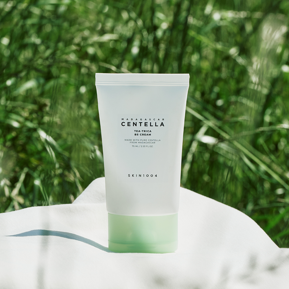 SKIN1004 Madagascar Centella Tea-Trica B5 Cream 75 ml - Crema de fata formulata cu Pantenol si Tea Tree, care contribuie la hidratarea pielii si la mentinerea barierei pielii
