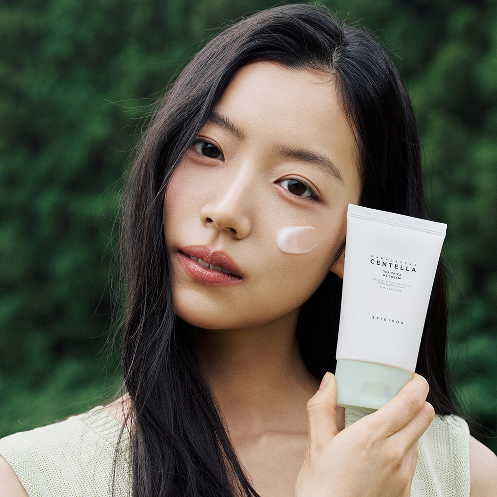 SKIN1004 Madagascar Centella Tea-Trica B5 Cream 75 ml - Crema de fata formulata cu Pantenol si Tea Tree, care contribuie la hidratarea pielii si la mentinerea barierei pielii