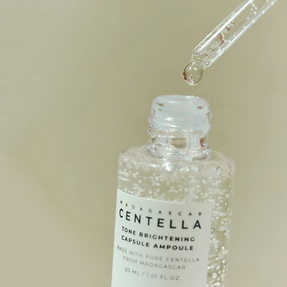 SKIN1004 Madagascar Centella Tone Brightening – Ser de Față Capsule Ampoule, 30 ml | Iluminare și Hidratare Intensivă