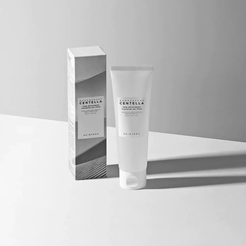 SKIN1004 Madagascar Centella Gel de Curatare Iluminator - Curatare Delicata si Stralucire Naturala, 125 ml