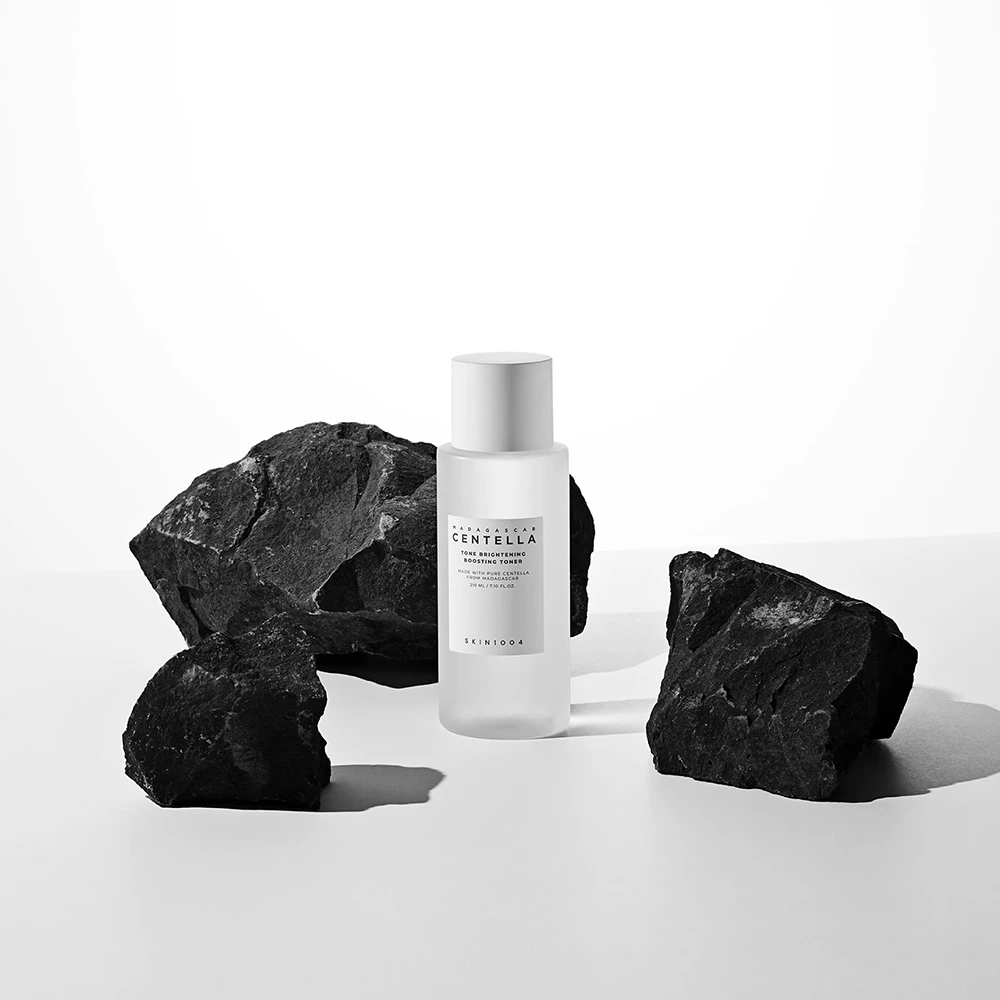 SKIN1004 Madagascar Centella Toner pentru fata - Iluminare si Calmarea Pielii, 210 ml