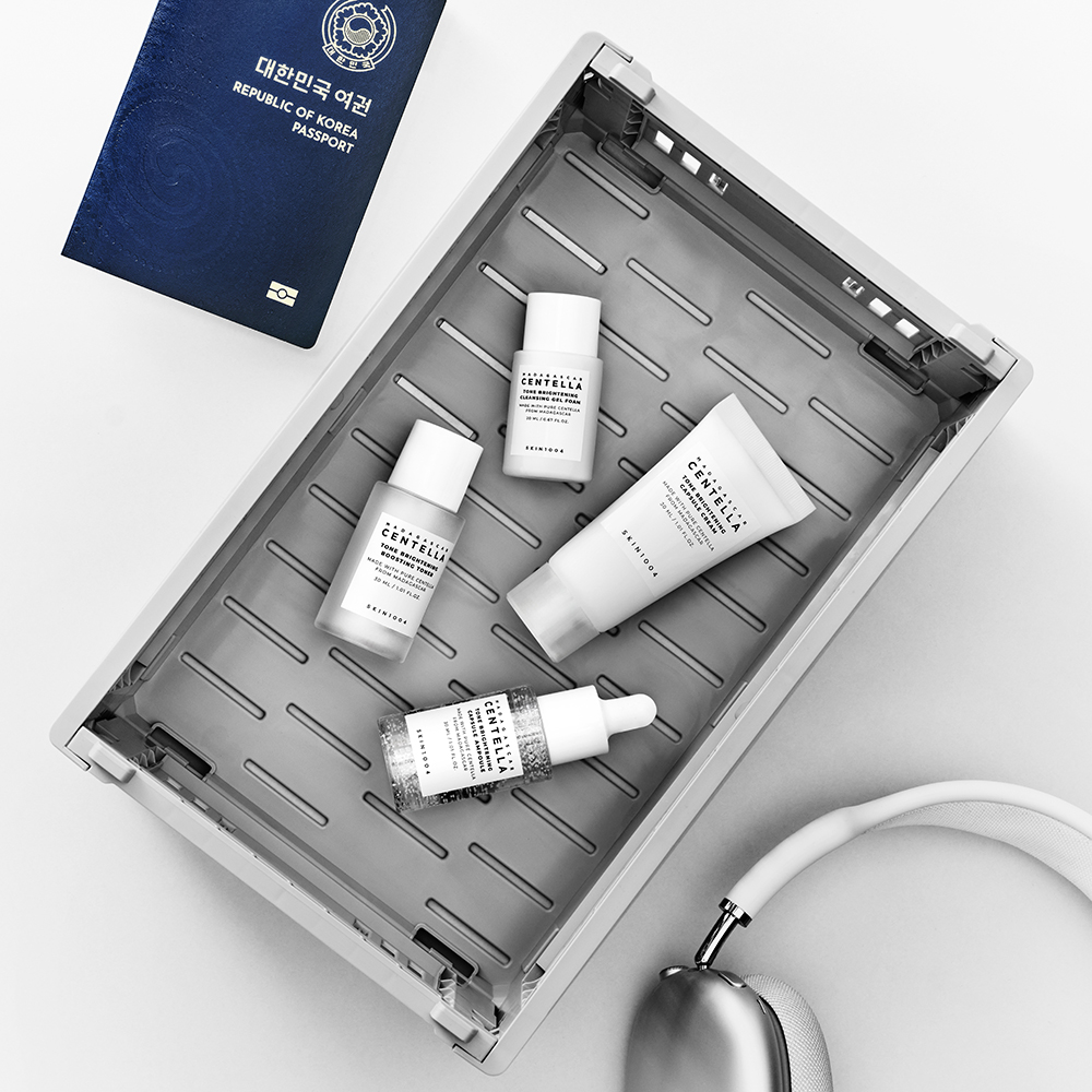SKIN1004 Madagascar Centella Tone Brightening Travel Kit - Set de ingrijire formulat cu Centella Asiatica si niacinamida, care contribuie la uniformizarea aspectului pielii si la mentinerea hidratarii