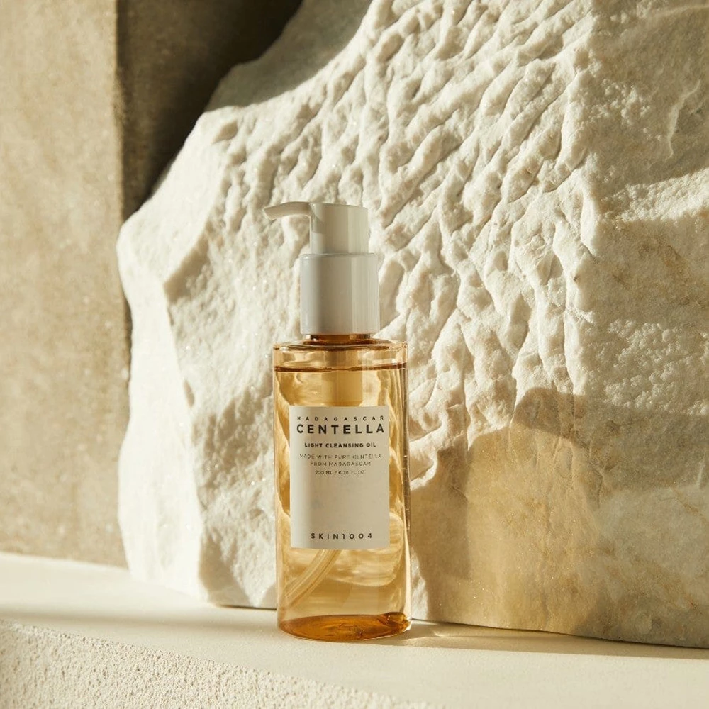 SKIN1004 Madagascar Centella Ulei Demachiant Calm & Hidratant - Curatare Blanda si Calmare pentru Ten Sensibil, 200 ml