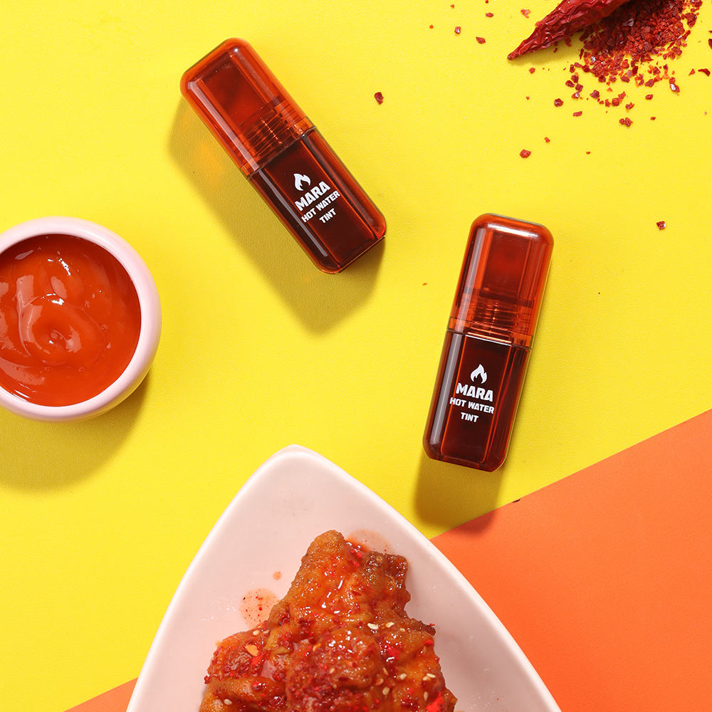 BLACK ROUGE Mara Hot Water Tint - nuantator pentru buze lichid cu fixare rapida, rezistent la transfer, pentru culoare uniforma si efect de plumping si racorire - 4.5 gr - LV04 Hell Mara