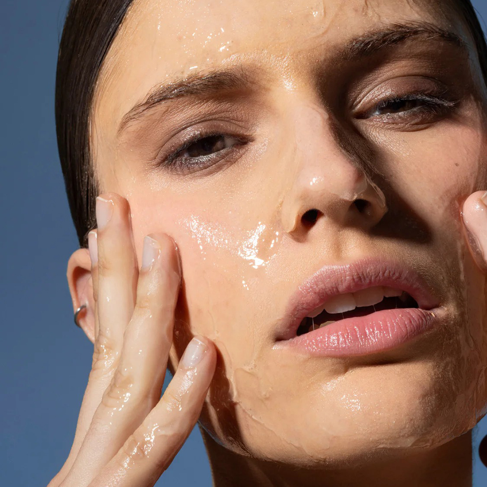 SKINTEGRA Melt Milk Transparent Gel - lapte de curatare formulat cu proteina de ovaz hidrolizata si fermenti probiotici, care contribuie la indepartarea machiajului si impuritatilor si la mentinerea barierei cutanate - 50 ml