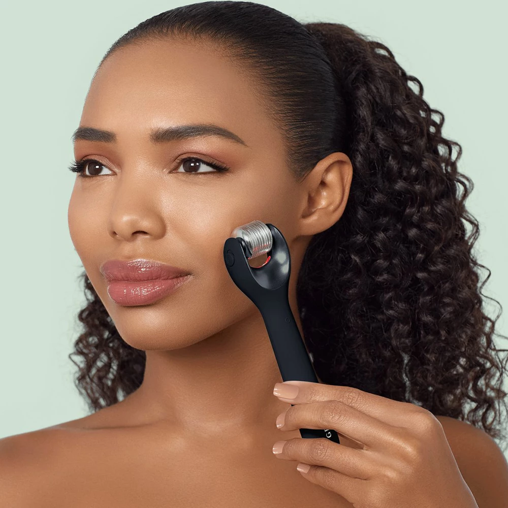 GESKE MicroNeedle Face Roller 9 in 1 Black - Microneedling facial pentru fermitate si stralucire, regenerare celulara si reducerea ridurilor fine, 1 buc