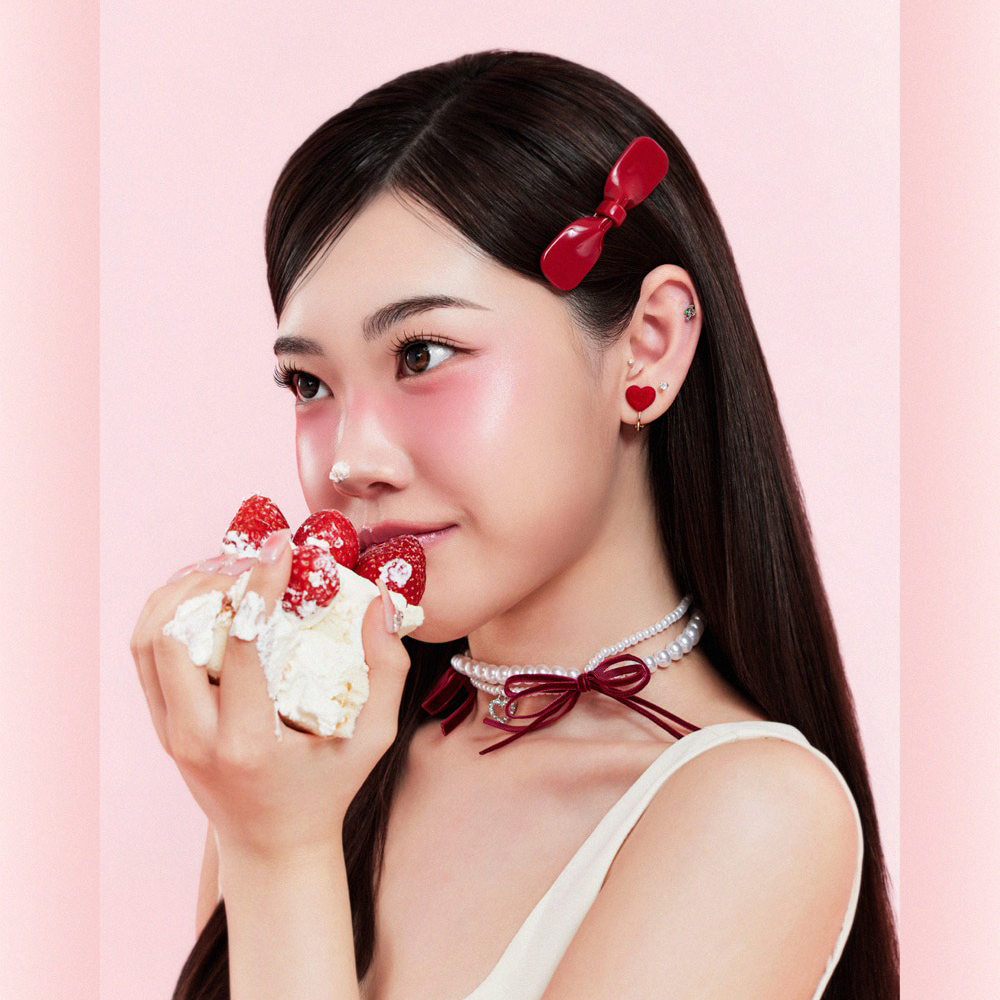 HOUSE OF HUR Moist Ampoule Blusher Mini - fard de obraz lichid cu textura usoara tip ser, care contribuie la un plus natural de culoare si luminozitate si la metinerea confortului pielii - 10 ml - 09 Ruby Red