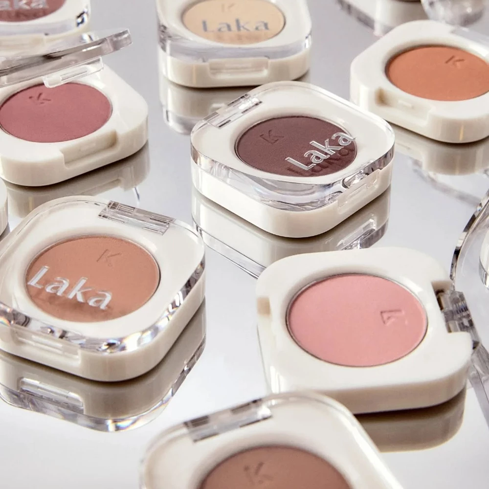 LAKA Mono Eyeshadow Fard de pleoape 910 Fog - rezistenta si luminozitate, 1.8 gr