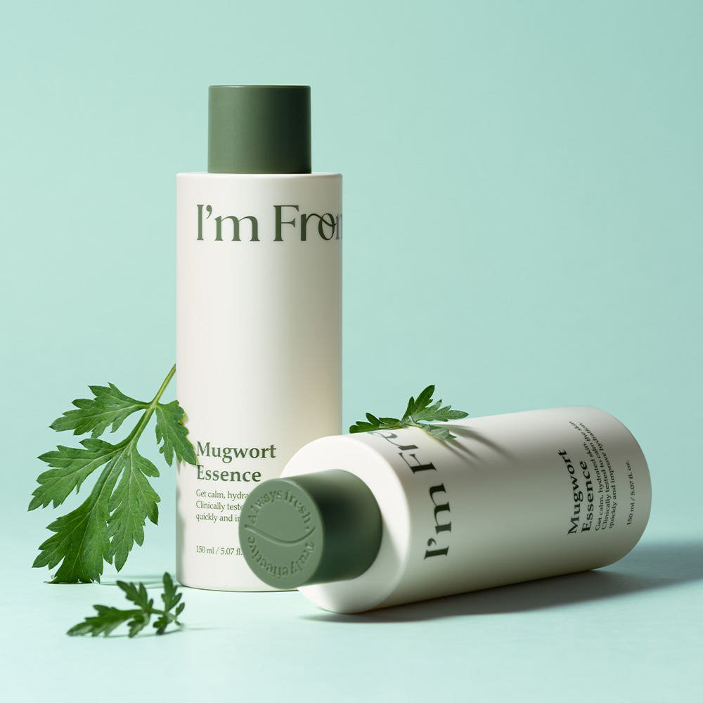 I'M FROM Mugwort Essence 150 ml - Esenta formulata cu mugwort, care contribuie la calmarea pielii sensibilizate si la mentinerea hidratarii si a echilibrului dintre apa si sebum