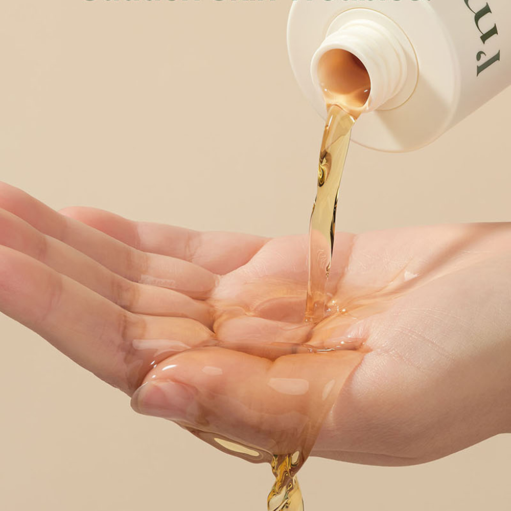 I'M FROM Mugwort Essence 150 ml - Esenta formulata cu mugwort, care contribuie la calmarea pielii sensibilizate si la mentinerea hidratarii si a echilibrului dintre apa si sebum