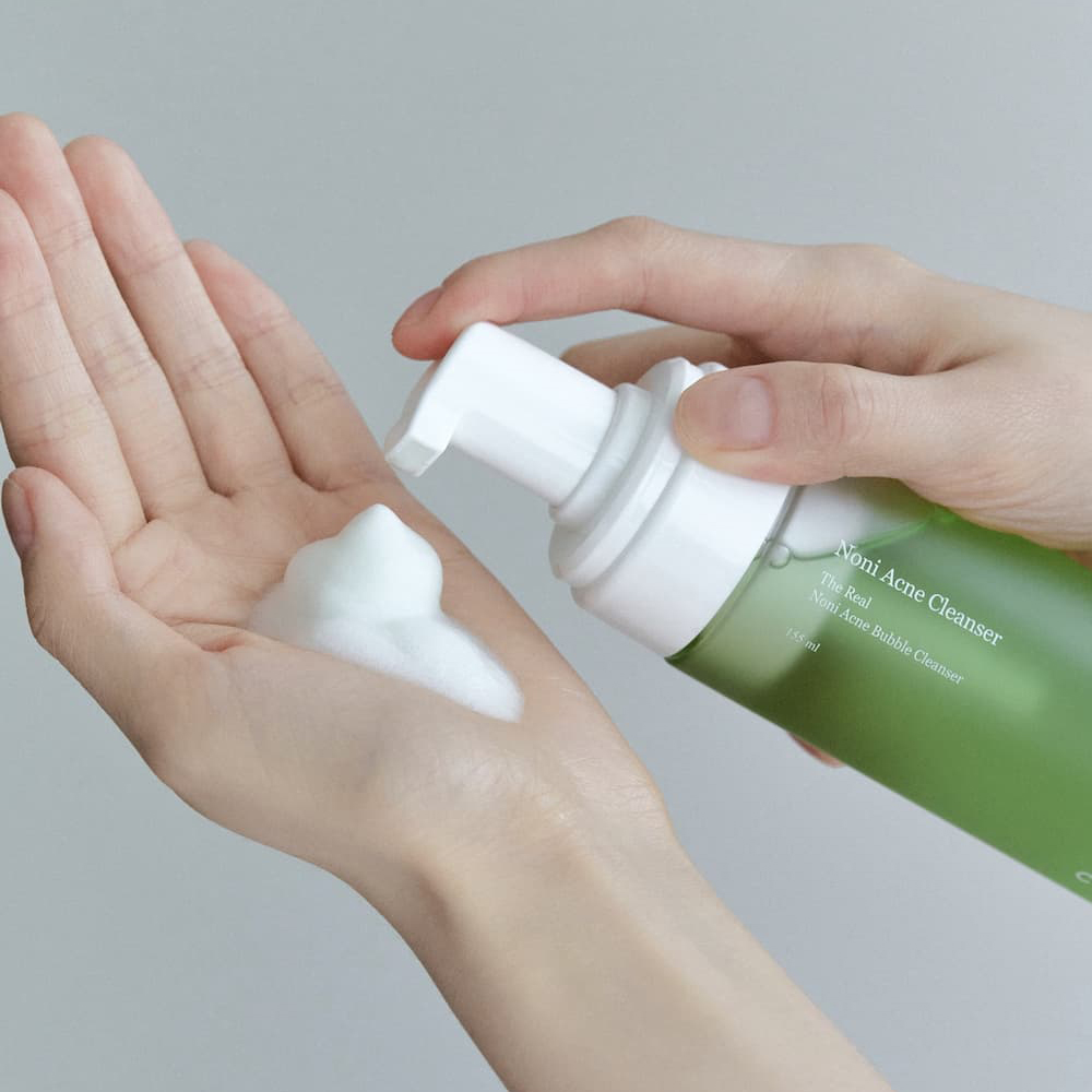 CELIMAX Noni Acne Bubble Cleanser, 155 ml - spuma de curatare formulata cu extract de noni si BHA, care contribuie la indepartarea impuritatilor si a excesului de sebum si la metinerea confortului pielii