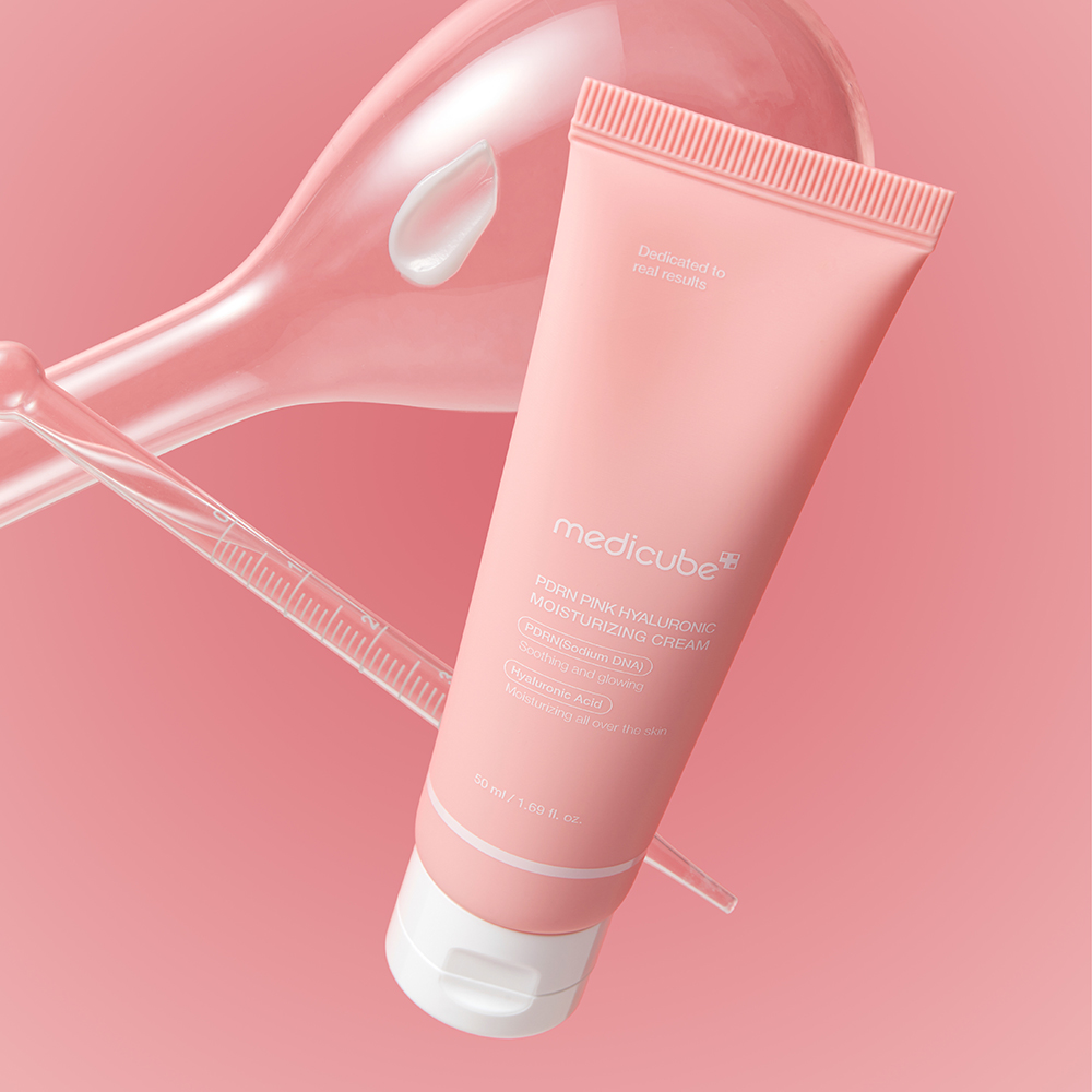 MEDICUBE PDRN Pink Hyaluronic Moisturizing Crema de fata - hidratare si uniformizare, 50 ml