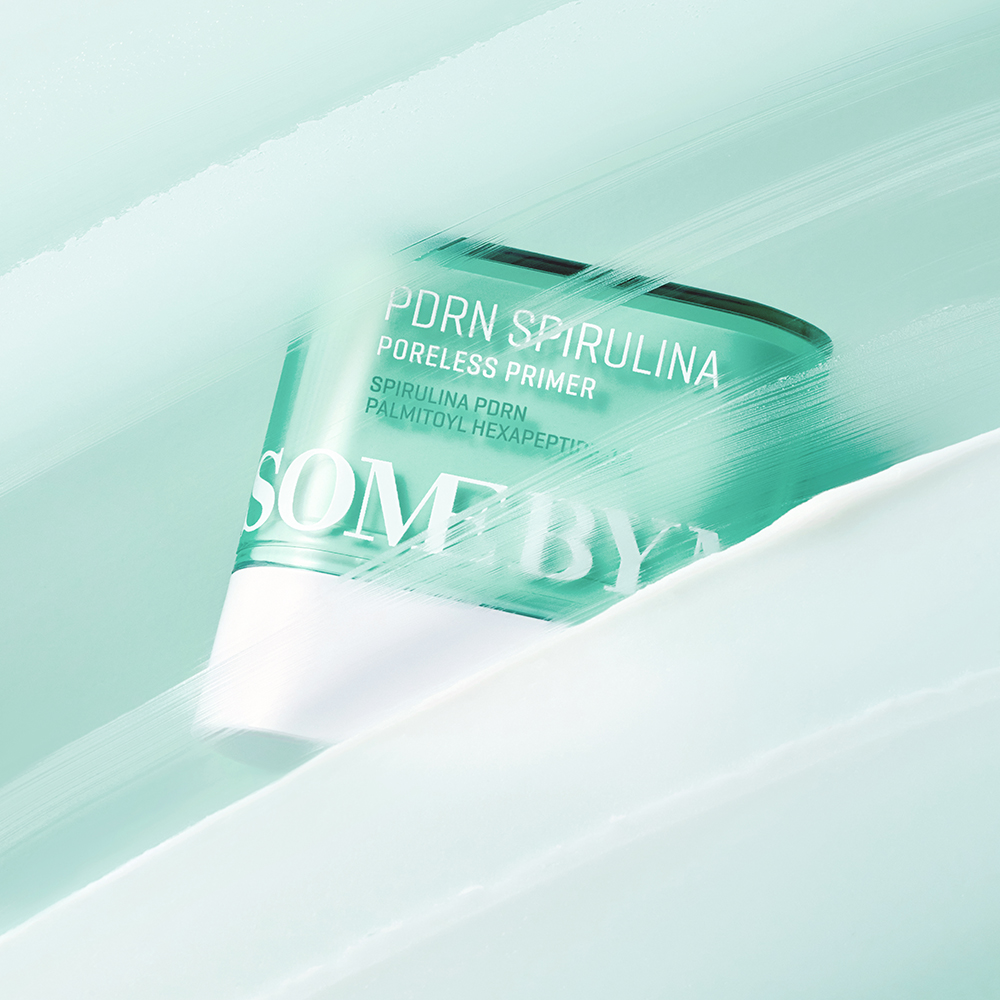 SOME BY MI PDRN Spirulina Poreless Primer - baza de machiaj tip stick formulata cu Silica si Spirulina Platensis Extract, care contribuie la estomparea vizibila a porilor inainte de aplicarea machiajului si la controlul excesului de sebum - 10 gr