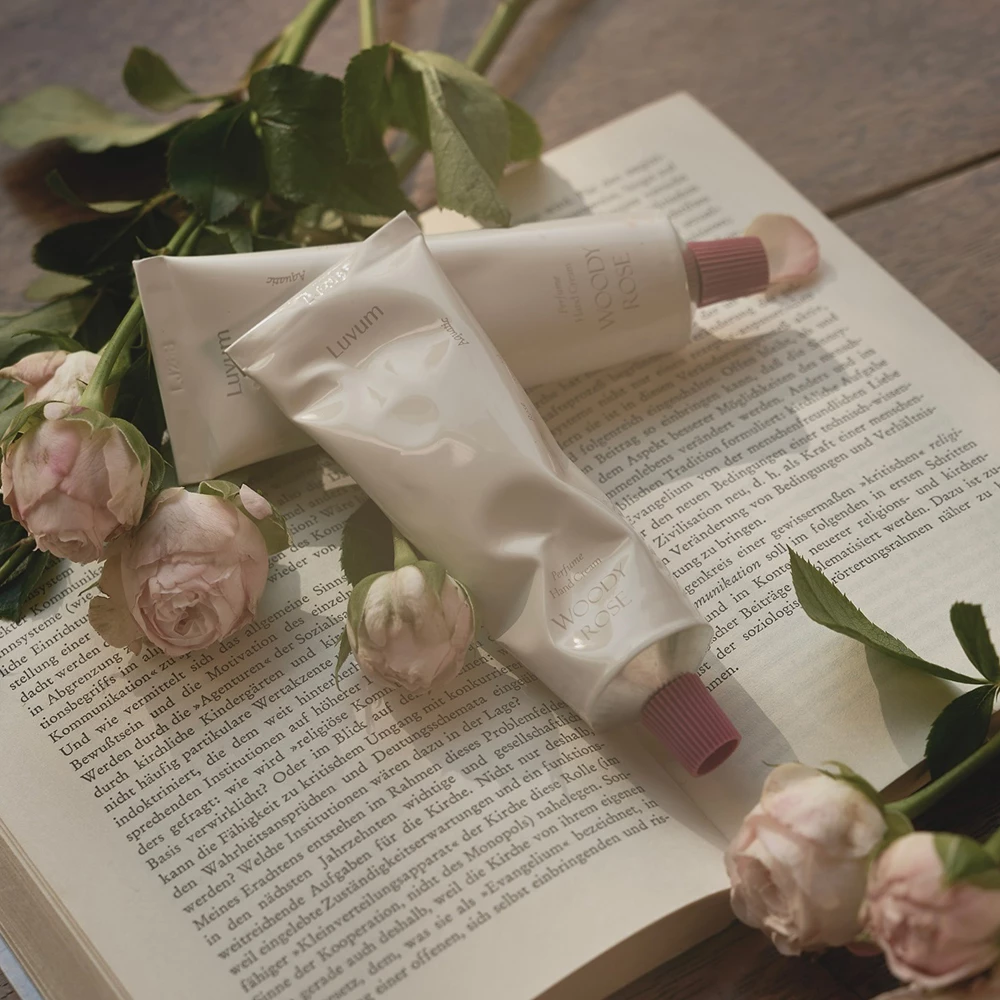 LUVUM Crema de maini Woody Rose - Hidrateaza Intens si Calmeaza Pielea, 50 ml