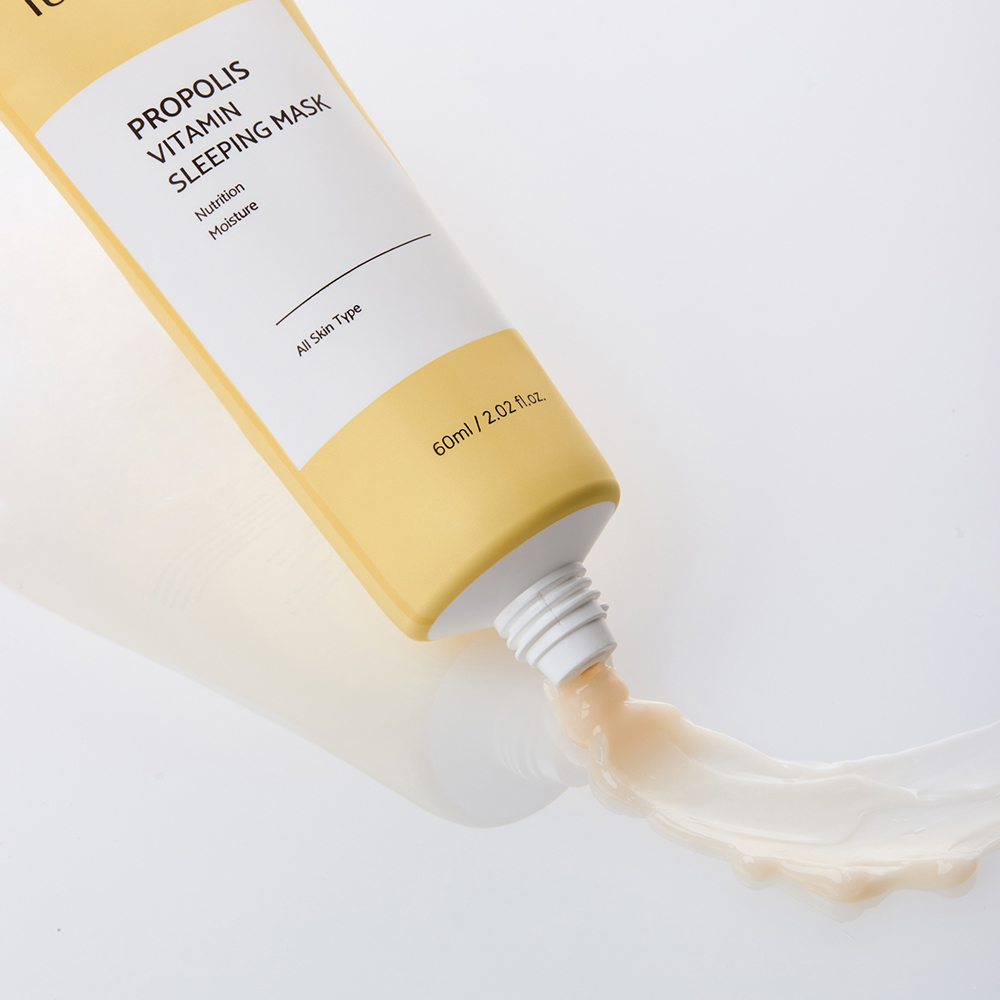 IUNIK Propolis Vitamin - masca de fata formulata cu centella asiatica, extract de propolis si extract de catina, care contribuie la hidratarea pielii si la metinerea confortului cutanat - 60 ml
