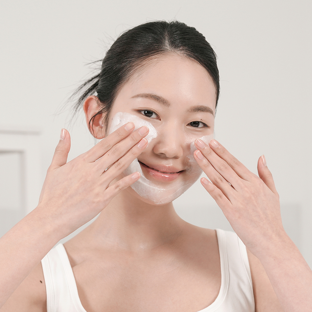 MIZON Rice Water Glow Mask Cleanser, 150 ml - Masca de fata formulata cu apa din seminte de orez Haiami si pudra de orez, care contribuie la indepartarea impuritatilor si sebumului si la hidratarea pielii