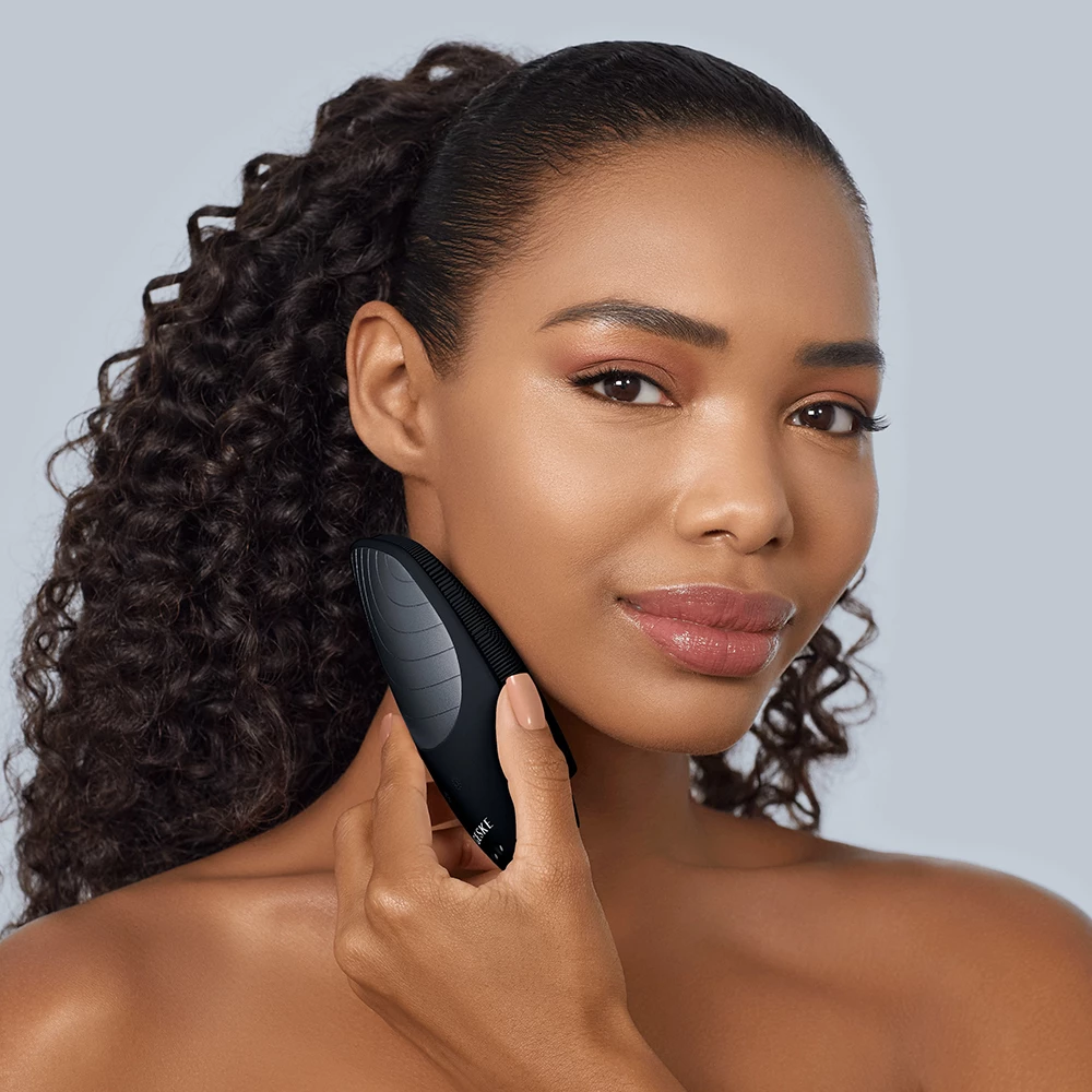 Sonic Thermo Facial Brush 6 in 1 Aparat Sonic Pentru Curatarea Tenului Black