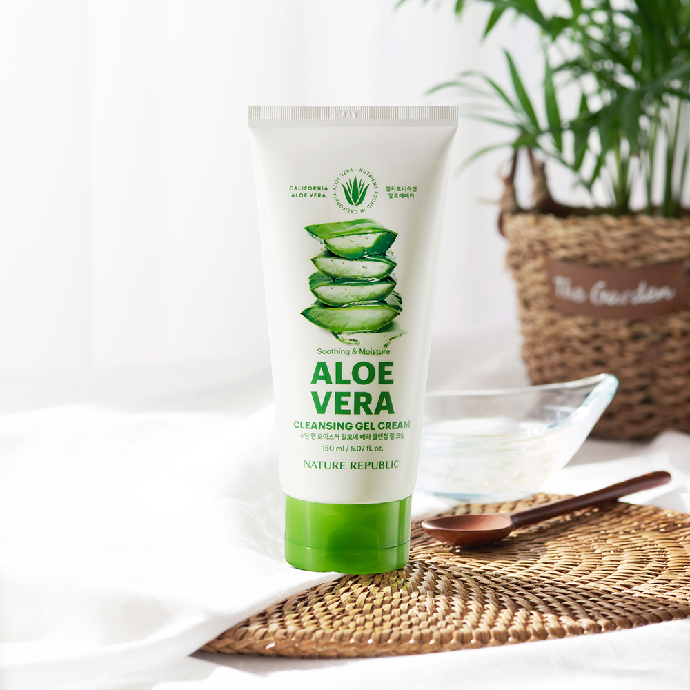 Soothing and Moisture Aloe Vera Cleansing Gel Cream Crema de curatare gel cu efect hidratant 150 ml