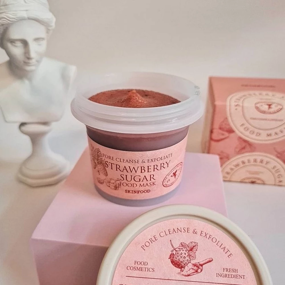 SKINFOOD Strawberry Sugar Masca exfolianta cu extract de capsuni - Curatare pori si luminozitate ten, 120 gr