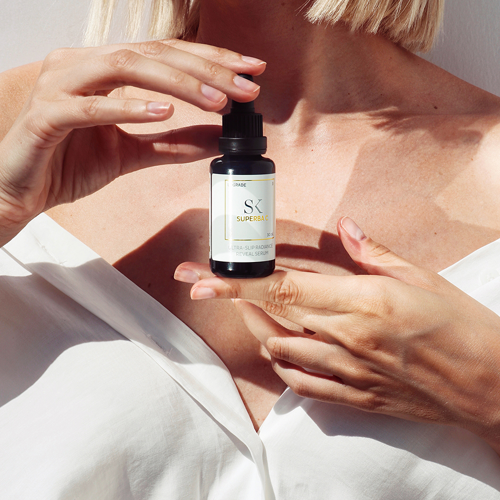 SKINTEGRA Superba C, 30 ml - Ser de fata formulat cu vitamina C si vitamina E, care contribuie la reducerea stresului oxidativ al pielii si la metinerea tonusului uniform al pielii
