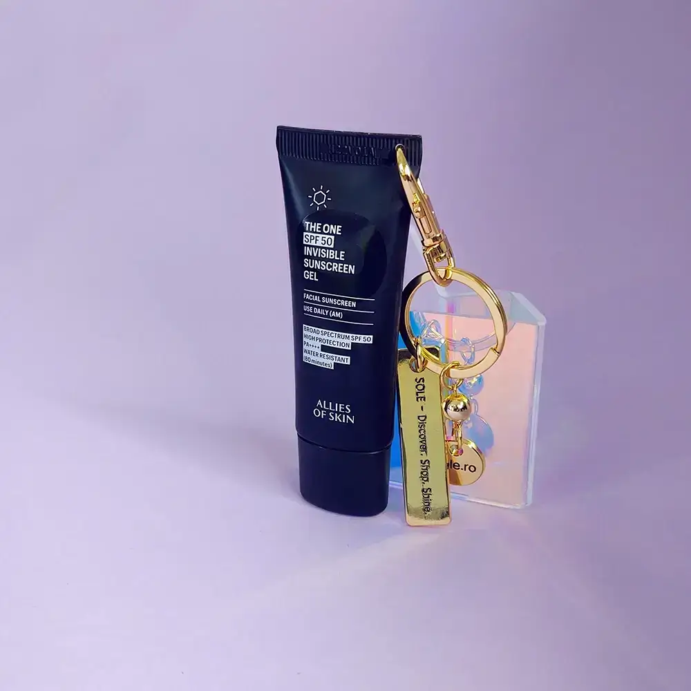 SPF TO GO - breloc auriu premium + Allies of Skin The One SPF 50 Invisible Sunscreen Gel Deluxe mini (20 ml) - editie limitata