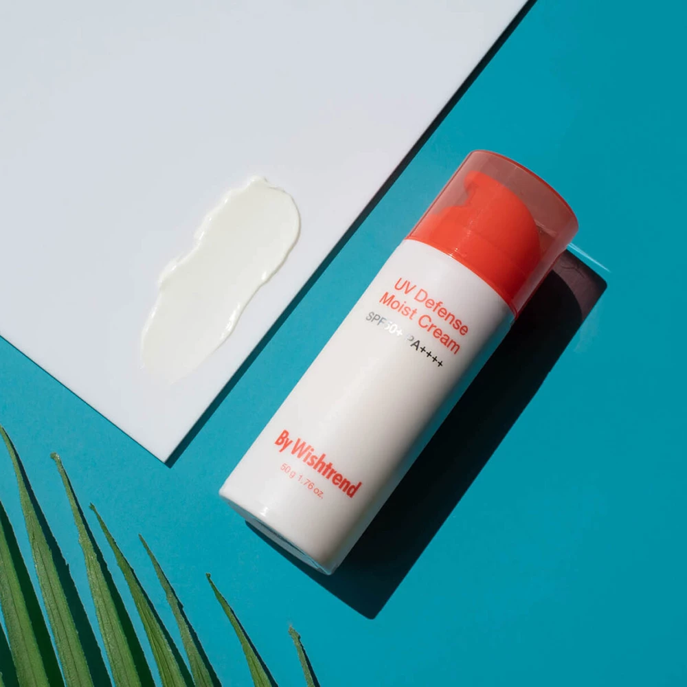 UV Defense Moist Cream Crema de fata cu protectie solara SPF 50+ PA++++ 50 gr
