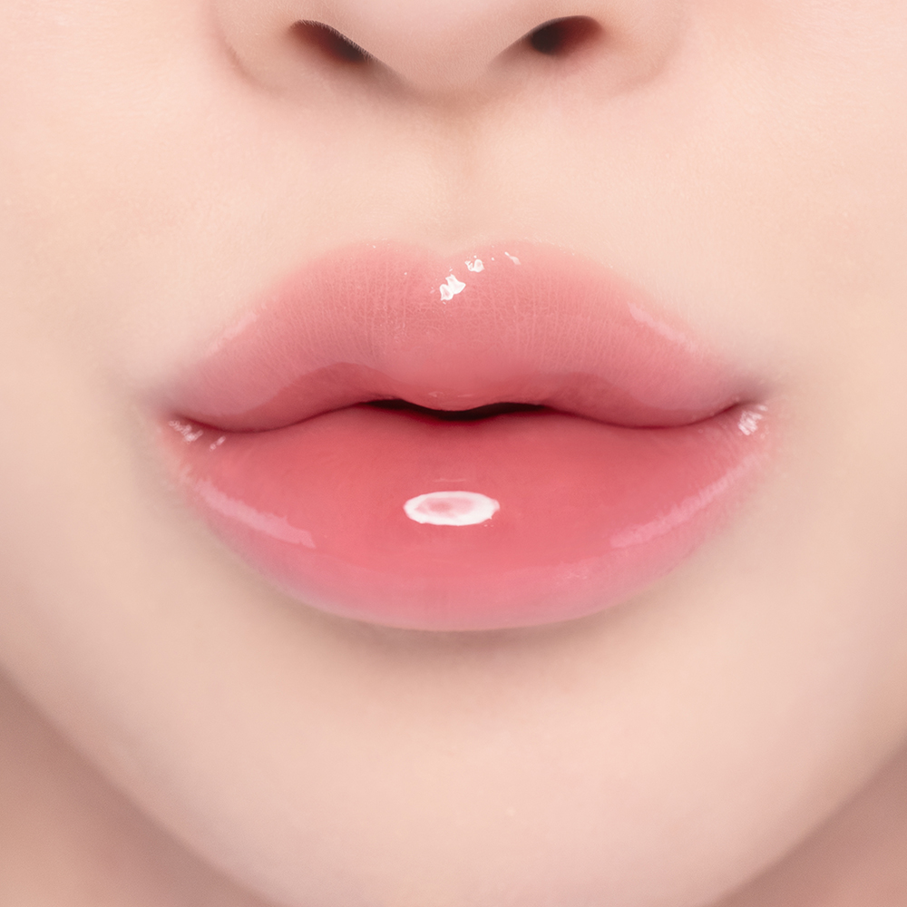 BANILA CO Volume Lip Plumper, Maxi Bunny - Luciu de buze formulat cu Vanillyl Butyl Ether si extract din radacina de Anemarrhena Asphodeloides, care contribuie la efectul de volum si la metinerea confortului buzelor