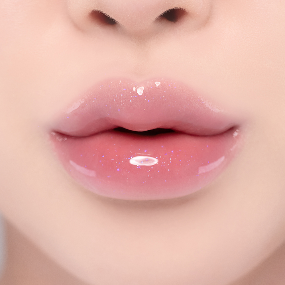 BANILA CO Volume Lip Plumper, Maxi Crystal - Luciu de buze formulat cu Vanillyl Butyl Ether si extract din radacina de Anemarrhena Asphodeloides, care contribuie la efectul de volum si la metinerea confortului buzelor