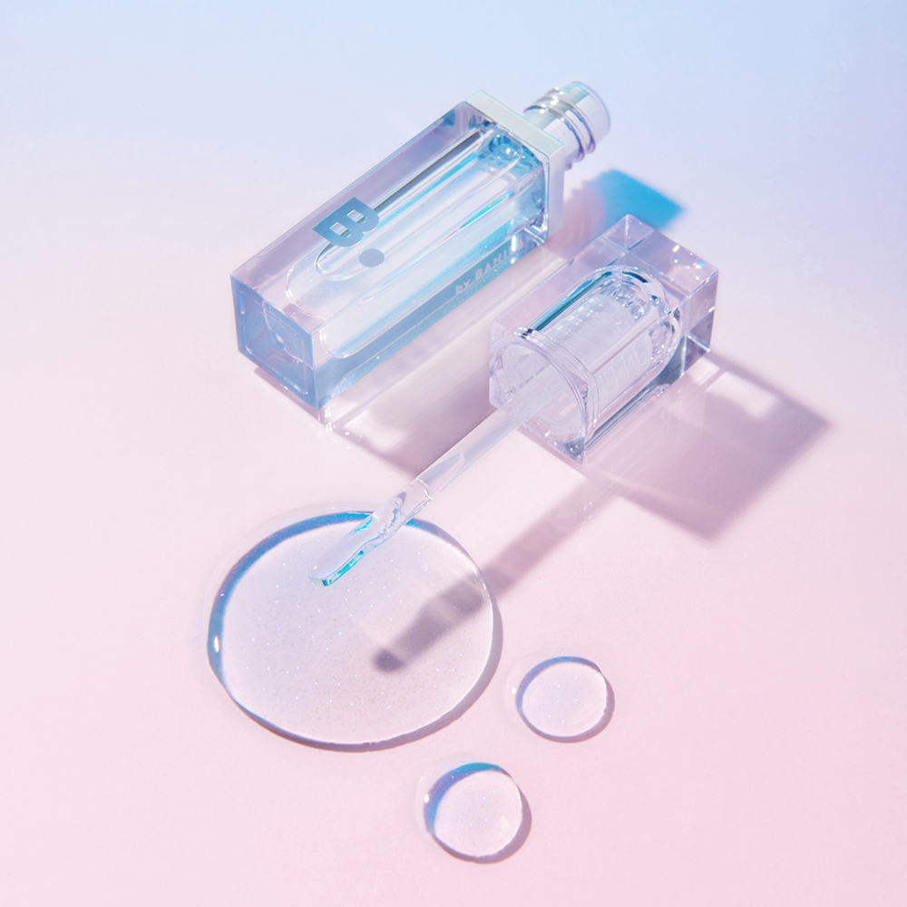 BANILA CO Volume Lip Plumper, Maxi Crystal - Luciu de buze formulat cu Vanillyl Butyl Ether si extract din radacina de Anemarrhena Asphodeloides, care contribuie la efectul de volum si la metinerea confortului buzelor