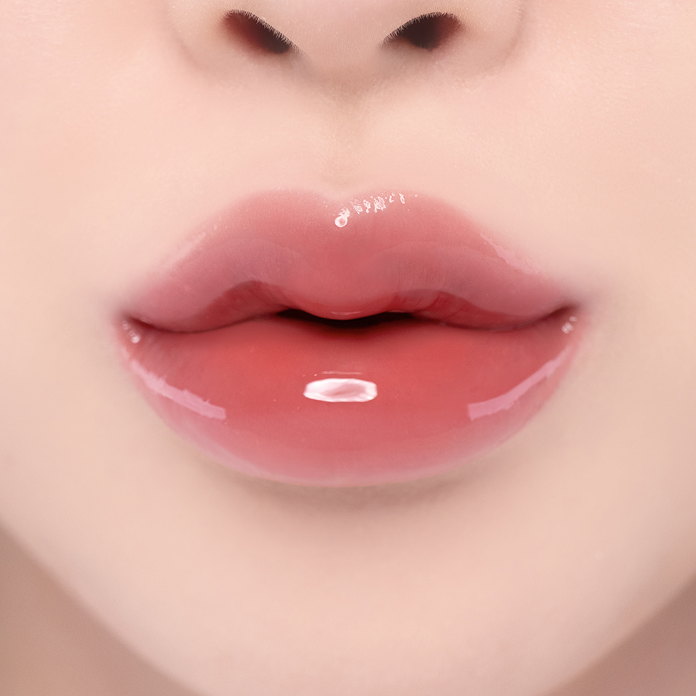 BANILA CO Volume Lip Plumper, Maxi Rosy - Luciu de buze formulat cu Vanillyl Butyl Ether si extract din radacina de Anemarrhena Asphodeloides, care contribuie la efectul de volum si la mentinerea confortului buzelor