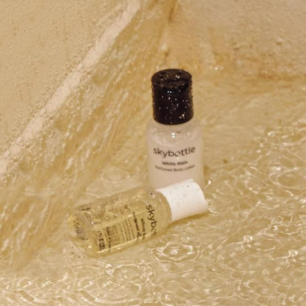 Skybottle White Rain Gel de Dus Parfumat Travel Size - Hidratare Naturala si Parfum Floral Revigorant, 30 ml